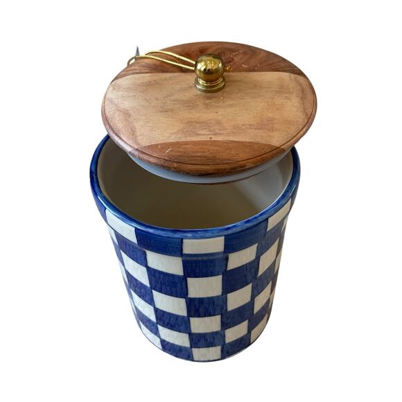 Hand Painted Checkered Ceramic Canister w/ Wood Lid Made in India Blue White NEW - Picture 3 of 16
